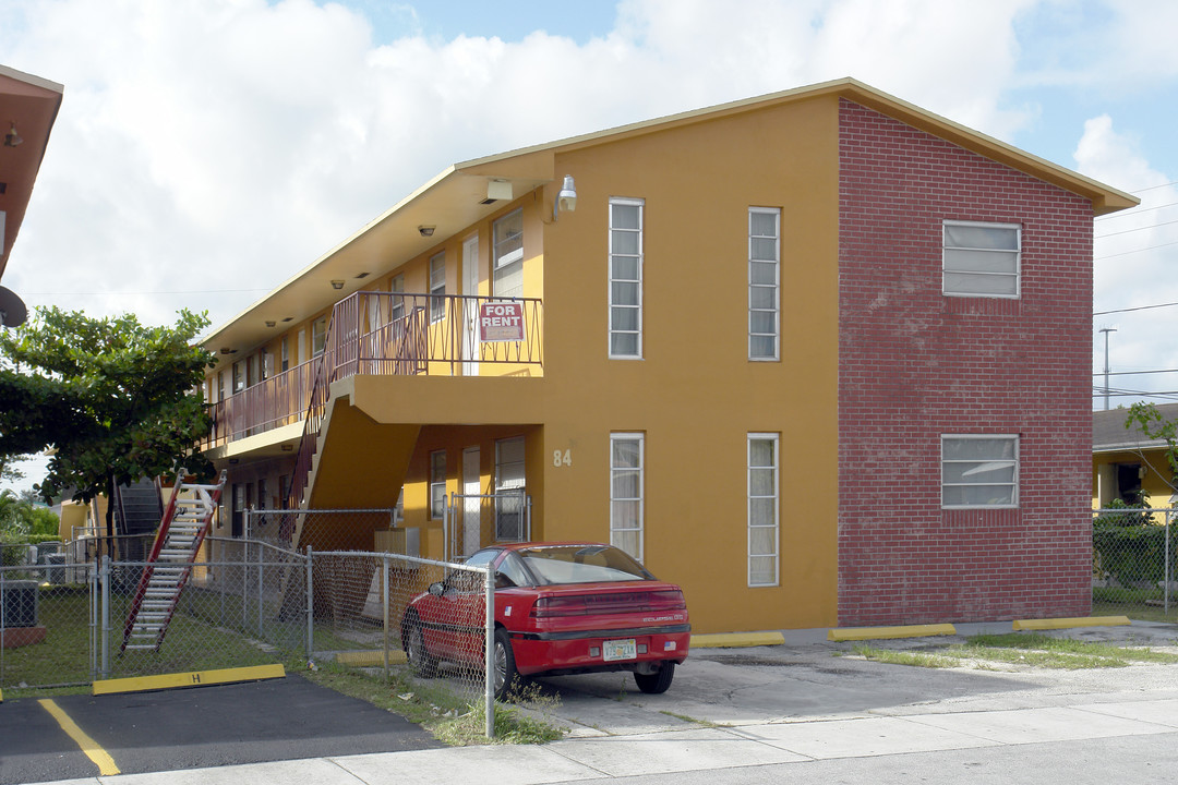 84 W 31st St in Hialeah, FL - Building Photo