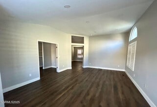 8657 Silver Shores Dr in Reno, NV - Building Photo - Building Photo