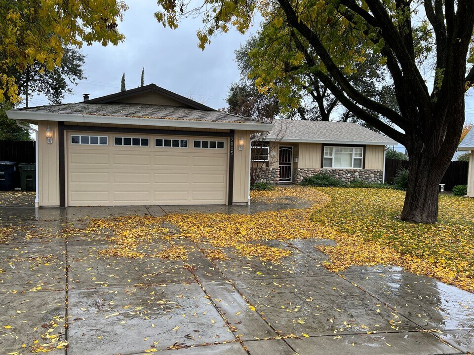 7005 Regan Ct in Citrus Heights, CA - Building Photo