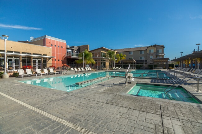 856 White Moonstone Loop in San Jose, CA - Foto de edificio - Building Photo
