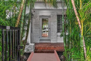 1000 10th St in Miami Beach, FL - Building Photo