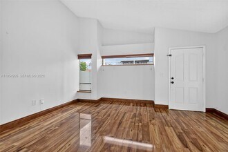 1632 SW 19th Ter in Miami, FL - Building Photo - Building Photo