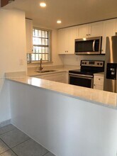 8897 Fontainebleau Blvd in Miami, FL - Building Photo - Building Photo
