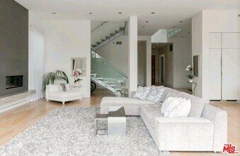6620 W 5th St in West Hollywood, CA - Building Photo - Building Photo