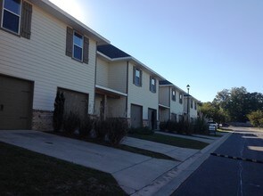 Arbor Lake in Crestview, FL - Building Photo - Building Photo