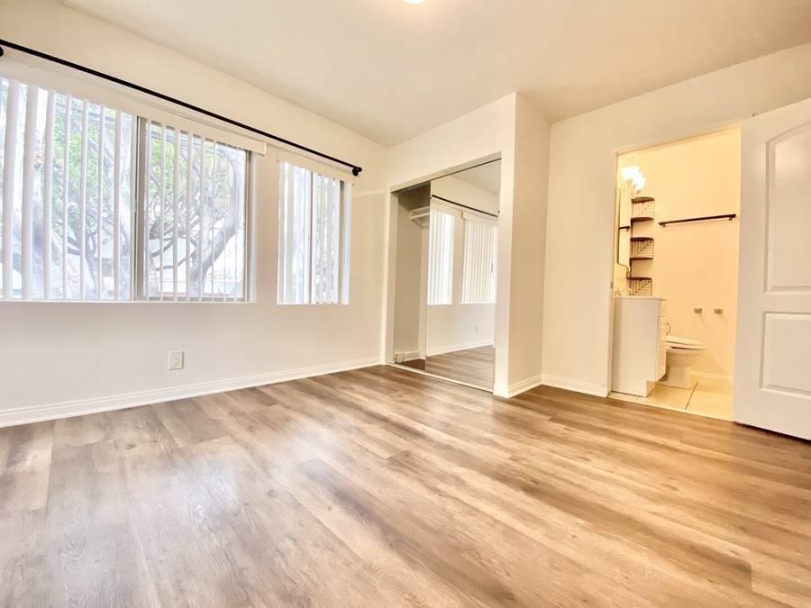 2118 1/2 E Cesar E Chavez Ave in Los Angeles, CA - Building Photo
