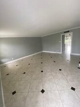 613 N University Dr in Plantation, FL - Building Photo - Building Photo