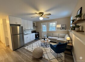 125 Longdale Rd in Mahopac, NY - Building Photo