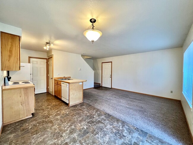 1700 NW 9th St in Bend, OR - Building Photo - Building Photo