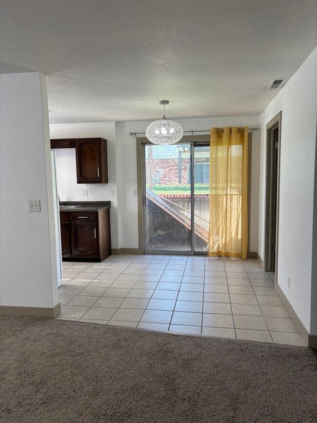 208 N Brunswick St, Unit 208 Brunswick #1 in Wichita, KS - Building Photo - Building Photo