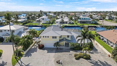 8538 SE Coconut St in Hobe Sound, FL - Building Photo - Building Photo