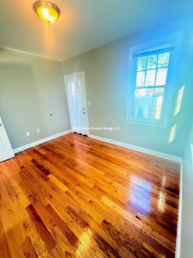 89 Allston St, Unit 2 in Cambridge, MA - Foto de edificio - Building Photo