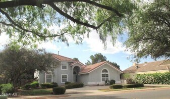 525 Rosinante Rd in El Paso, TX - Building Photo