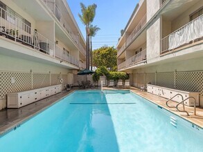 West View Apartments in Manhattan Beach, CA - Building Photo - Building Photo