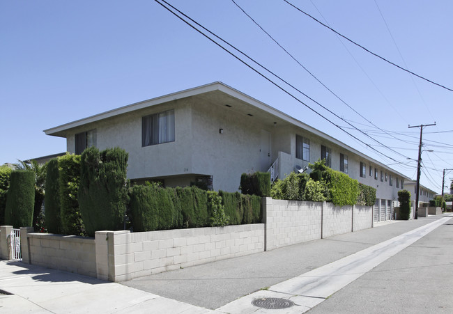 214 S West St in Anaheim, CA - Foto de edificio - Building Photo