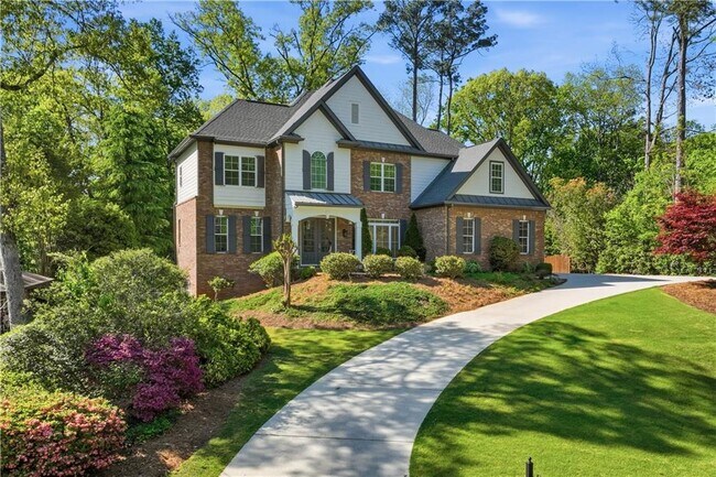 6740 Castleton Dr NW in Atlanta, GA - Building Photo - Building Photo