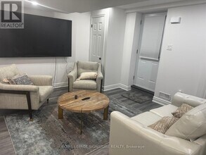 44 Isabella St in Markham, ON - Building Photo - Building Photo