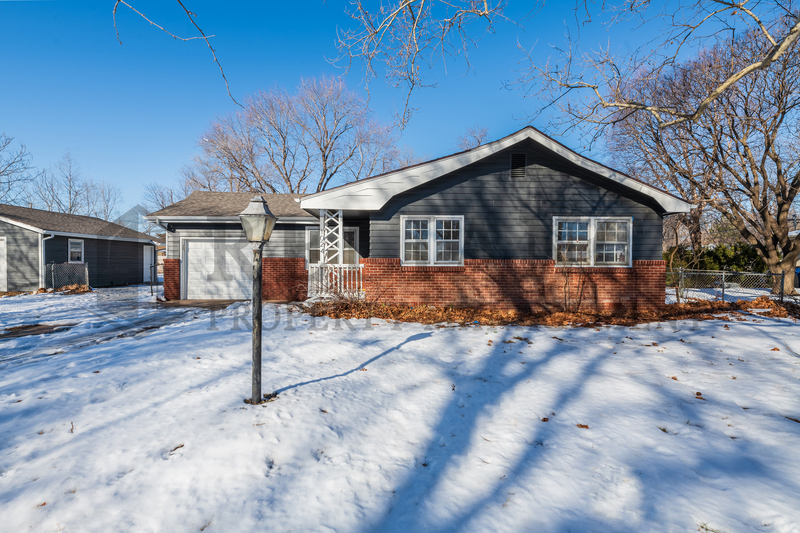 1024 W Lockwood St in Wichita, KS - Building Photo