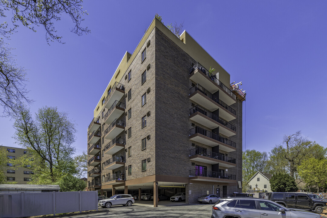 Kensington House in Hackensack, NJ - Building Photo