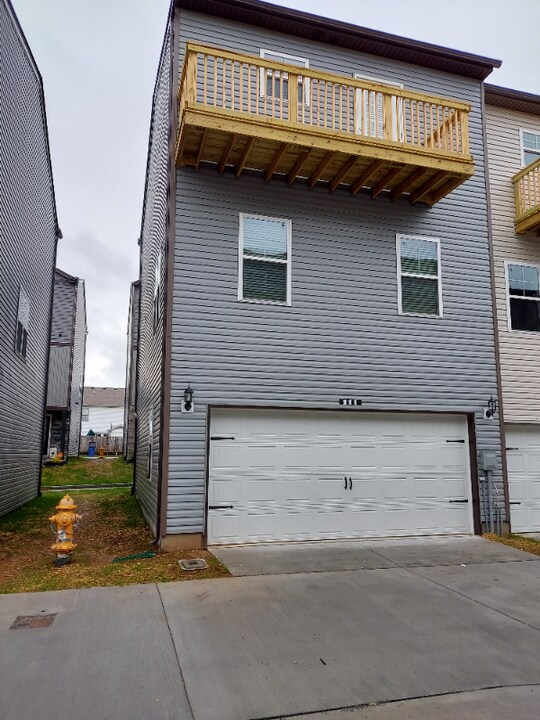 111 Jean Alyne Dotson Dr. in La Vergne, TN - Building Photo