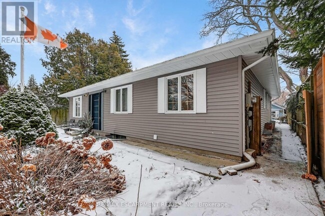 214 Main St E in Grimsby, ON - Building Photo - Building Photo