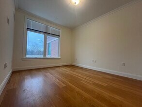 101 Asheville Rd in Brookline, MA - Building Photo - Building Photo