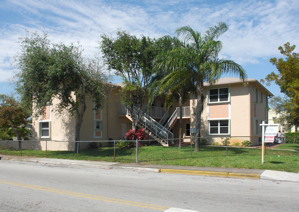 1901 Fillmore St in Hollywood, FL - Building Photo