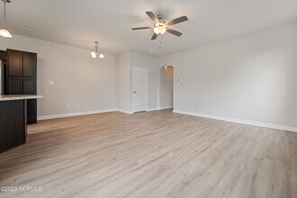 405 Blockade Shl Ln in Jacksonville, NC - Building Photo - Building Photo