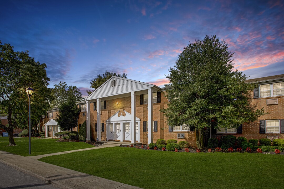 Silver Lake Manor in Clementon, NJ - Building Photo