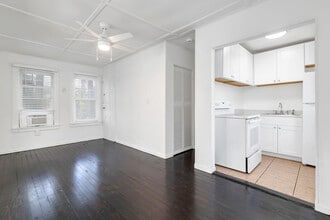 3901 Washington Rd in West Palm Beach, FL - Building Photo - Building Photo