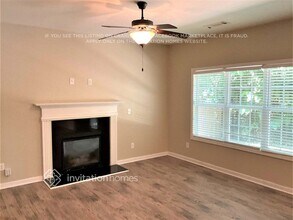 2433 Folsom St in Snellville, GA - Foto de edificio - Building Photo