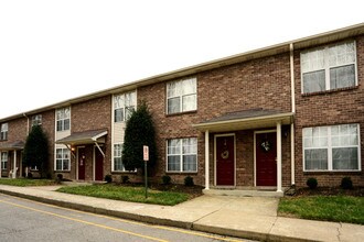 Auburn Place Town And Garden Homes in Louisville, KY - Foto de edificio - Building Photo