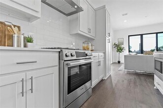 737 N Zang Blvd in Dallas, TX - Building Photo - Building Photo