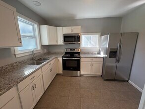 38 Lisbon St in Rochester, NY - Foto de edificio - Building Photo