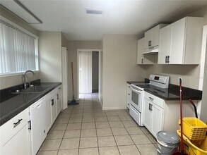 1568 NE 10th St in Ocala, FL - Building Photo - Building Photo