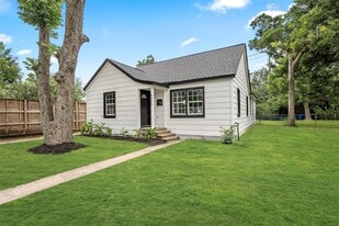 6935 Palmetto St in Houston, TX - Building Photo