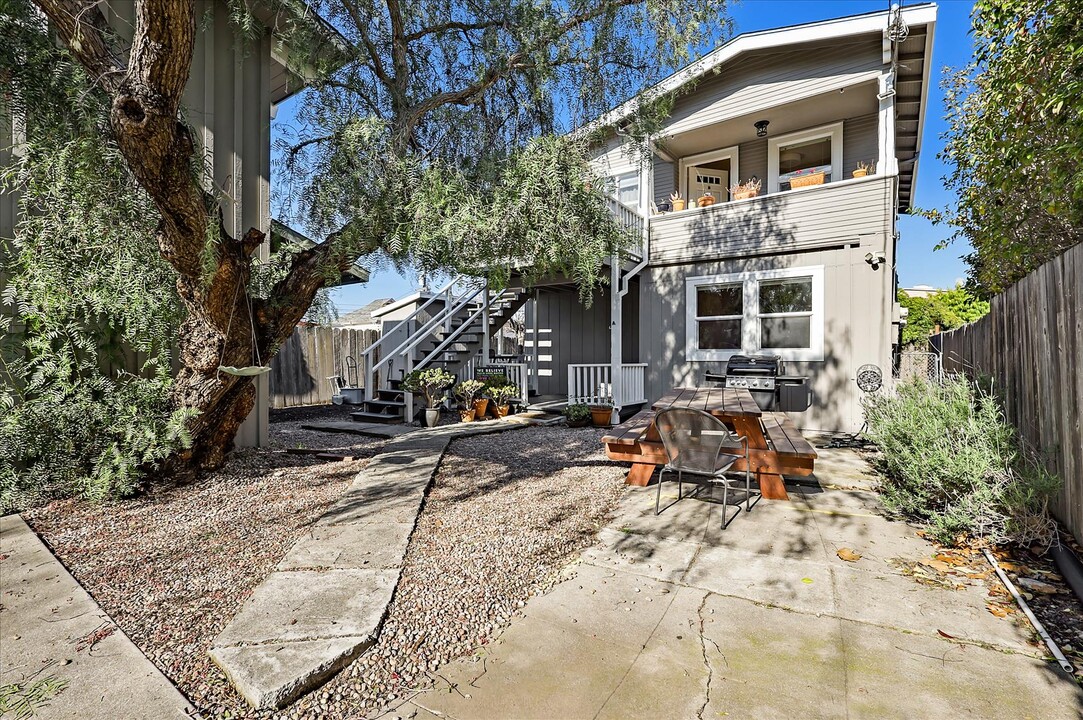 1269 Alcatraz Avenue, Unit A in Berkeley, CA - Building Photo