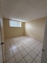 8320 NW 7th St, Unit 206 in Miami, FL - Building Photo - Building Photo
