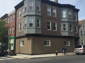 241 Maverick St, Unit 2 in Boston, MA - Building Photo