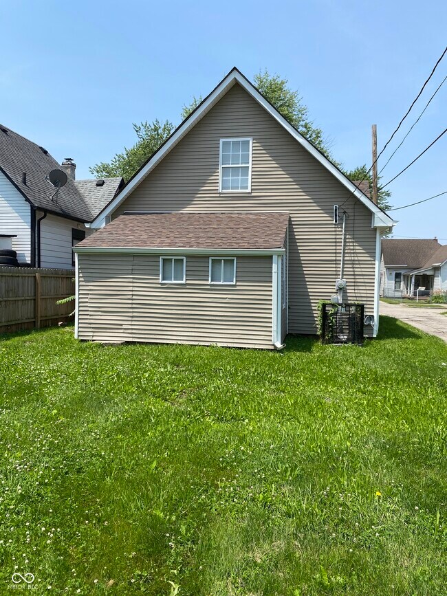 2133 Webb St in Indianapolis, IN - Building Photo - Building Photo