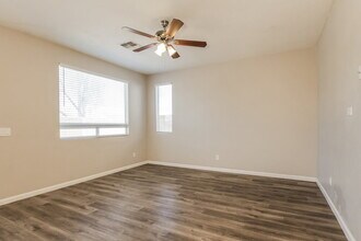 2526 S 90th Glen in Tolleson, AZ - Foto de edificio - Building Photo