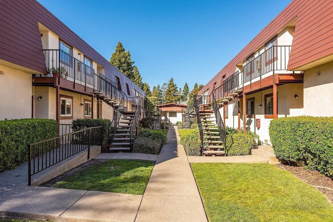 1420 Southwest Blvd in Rohnert Park, CA - Building Photo