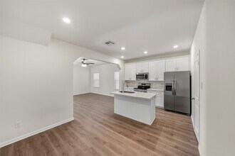 714 W Dallas St in Conroe, TX - Building Photo - Building Photo