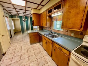 1526 Royce Ave in Kalamazoo, MI - Building Photo - Building Photo