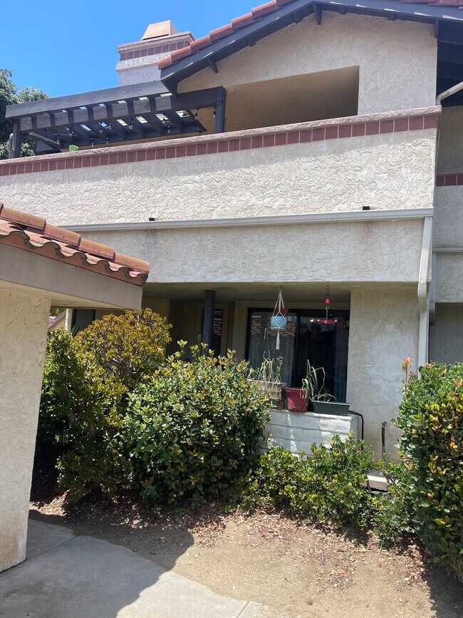 property at 992 Lupine Hills Dr