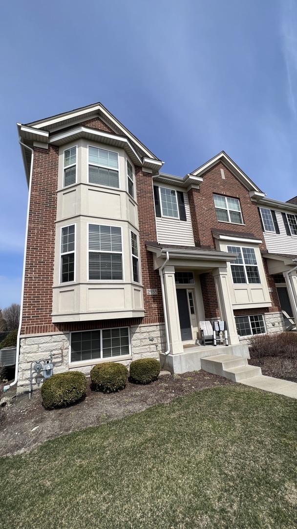 2955 Henley Ln in Naperville, IL - Foto de edificio - Building Photo