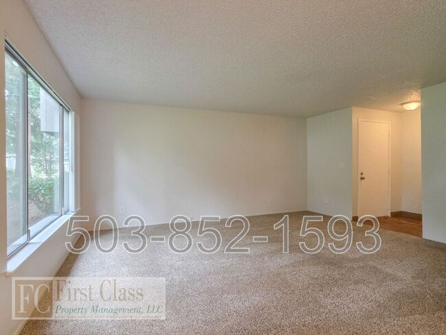 1366 NE 186th Ave in Portland, OR - Building Photo - Building Photo