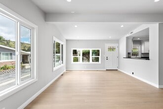 36 Nottingham Rd in Westlake Village, CA - Building Photo - Building Photo