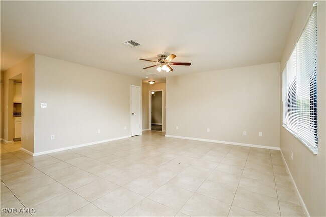 3311 SE Santa Barbara Pl in Cape Coral, FL - Building Photo - Building Photo
