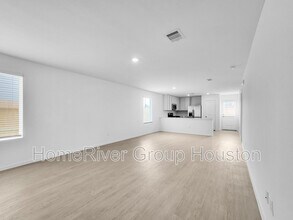 20119 Iron Winds St in Crosby, TX - Foto de edificio - Building Photo
